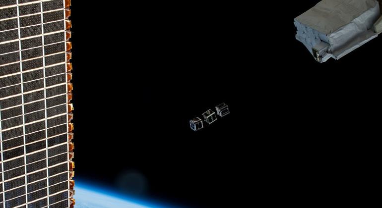 TUMnanoSAT与另外两颗立方体卫星一同从国际空间站部署进入太空